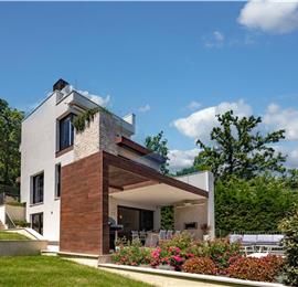 4 Bedroom Villa with Salt Water Pool, Private mini golf course and Rooftop Terrace near Opatija, Sleeps 8